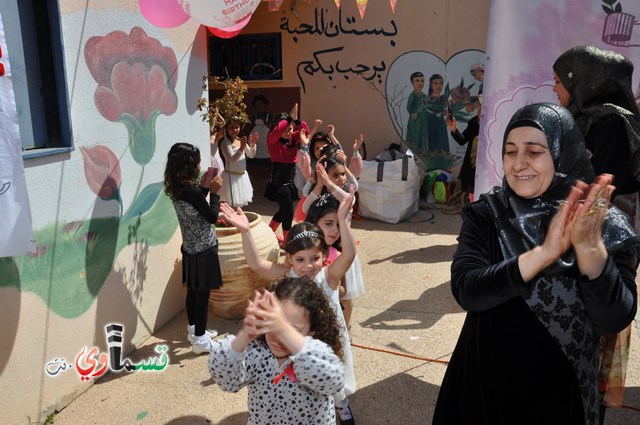كفرقاسم – فيديو: بساتين الامل, السلام , والمحبة تحتفل بعيد الام على انغام عمو انس وجوقته ..